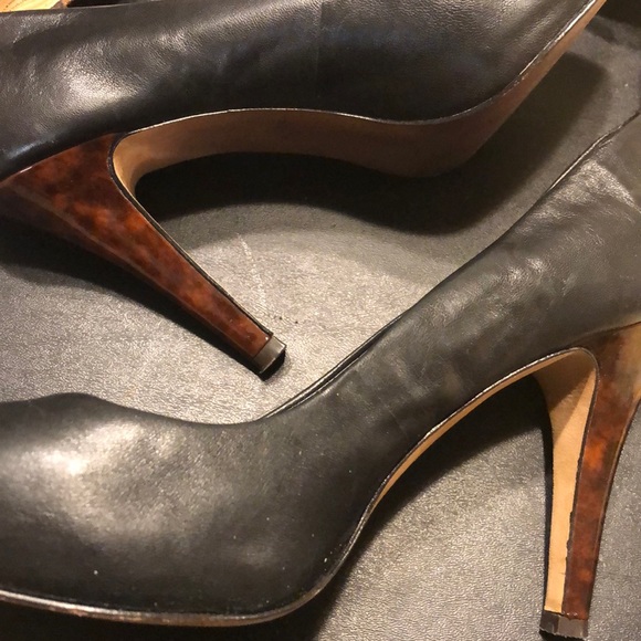 Saks fifth avenue black leather shoes size 9M - Picture 5 of 5